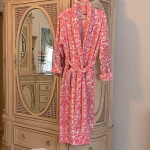 Pine Cone Hill Sheepy Fleece Robe~RARE Batiste Damask Print~Cerise (Fushsia)~EUC